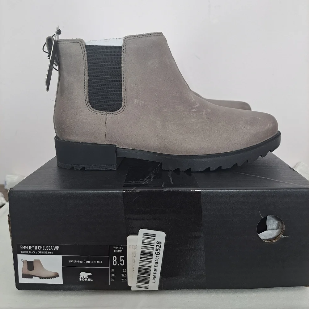 Sorel emelie II chelsea waterproof boot grey leather 8.5 NWT